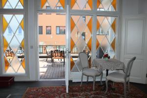 Istumisnurk majutusasutuses Taanilinna Hotell