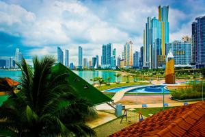 A piscina localizada em Plaza Paitilla Inn ou nos arredores