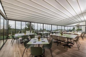 Restaurace v ubytování C Hotel Neve Ilan