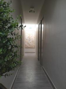 莱萨布勒-多洛讷Hotel Les Voyageurs的相册照片
