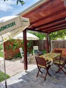 Patio nebo venkovní prostory v ubytování Apartment Taja, cijela kuća i vrt samo za vas