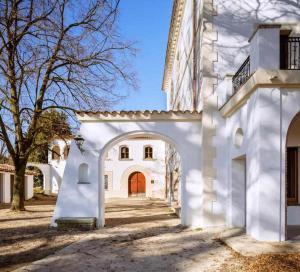 Το κτήριο όπου στεγάζεται  the country house