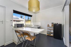 Φωτογραφία από το άλμπουμ του Beachy Keen in Gorgeous Henley Beach σε Henley Beach South