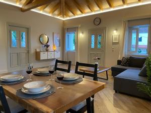 Istumisnurk majutusasutuses Goninos Jacuzzi Suite