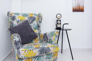 A seating area at Lyto by Heloni Apartments