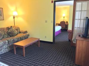 A seating area at Quality Inn & Suites Harrington