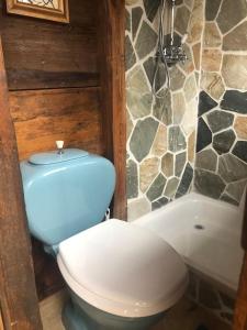 Koupelna v ubytování Charmant petit chalet en pleine nature