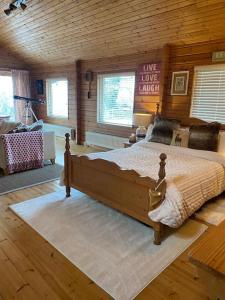 Postel nebo postele na pokoji v ubytování Ingleside Lodge, an idyllic location