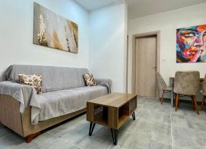 Et sittehjørne på 4-bedroom Family apartment in the center of Athens