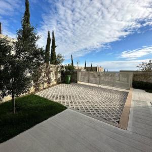 Green Gem Villa - Image 8