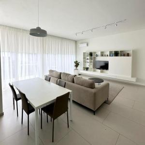 Green Gem Villa - Image 4