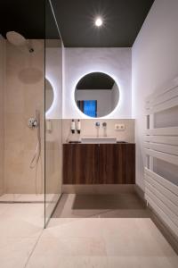 O baie la ONE TWO FOUR - Hotel & Spa