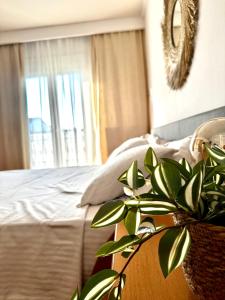 En eller flere senger på et rom på Florina House - Spacious with 2 Bedrooms and mountain view