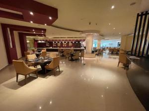 Restoran atau tempat lain untuk makan di I Like Al Hamra Palace - Elite Beach & Golf Resort Private Suites