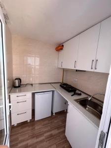 Cucina o angolo cottura di My House Kvariati