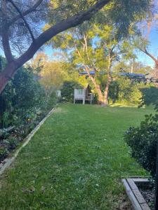 Κήπος έξω από το -The Garden Room - with Private Entrance & Private Bathroom
