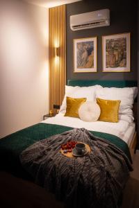 Ліжко або ліжка в номері Soft Loft Apartment, Air Condition, 3 beds, Kazimierz