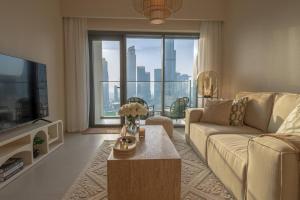 Posezení v ubytování Lxry 2 bed apartment in Burj Royale Downtown Dubai with full Burj Khalifa view