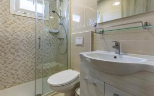 Koupelna v ubytování Mobile Home Rojnic