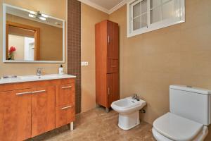 Koupelna v ubytování Vivienda con piscina