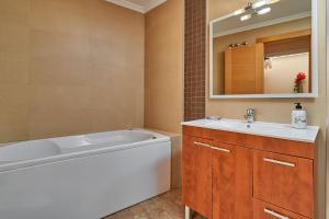 Koupelna v ubytování Vivienda con piscina