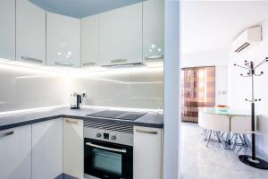 Køkken eller tekøkken på Fabulous new 2 bedroom apartment in Costa Adeje