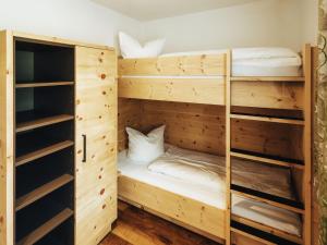 Posteľ alebo postele v izbe v ubytovaní Hotel Edelweiss Superior