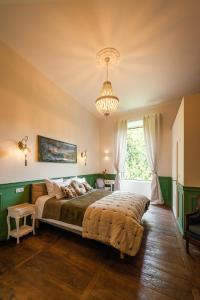 Manoir de Laroque Delprat客房内的一张或多张床位