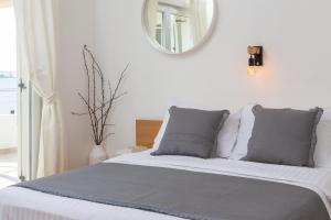 Postel nebo postele na pokoji v ubytování Sea View Apartments Tihi II