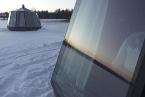 冬天的Vikajärvi Lake View Experience Igloos