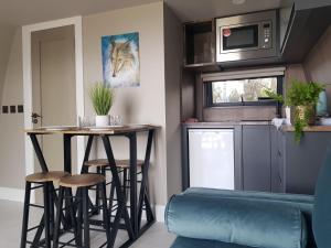 Kuchyň nebo kuchyňský kout v ubytování Glamorous Glamping
