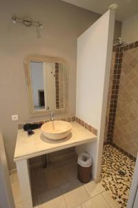 Ванная комната в Maison privée de 110m2 en Limousin