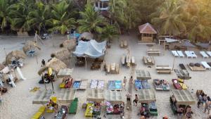 אורחים שוהים ב-The Surf Access Guest House