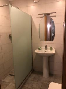 Cozy Guest House in Old Batumi的一间浴室