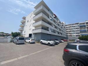 Budova, kde se apartmán nachází + 20 fotografií