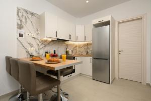 Dapur atau dapur kecil di Kukos Apartment Corfu