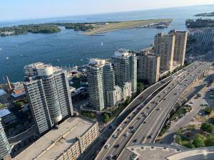 Una vista aérea de Magnificient View next CN Tower/Rogers/Union/MTCC