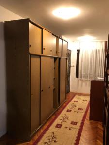- un ensemble de casiers dans une chambre dans l'établissement Banja Koviljaca 15316, à Banja Koviljača