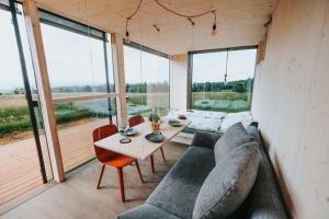 Posezení v ubytování TinyHouse Rumcajs