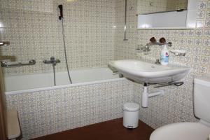 Koupelna v ubytování Residenza Lagrev 2 Zimmerwohnung Nr 112 - Typ 21B - 1 Etage - Süd