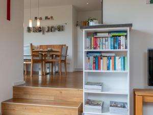 Η βιβλιοθήκη της παραθεριστικής κατοικίας