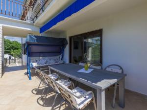 Balkon lub taras w obiekcie Apartment Laura by Interhome