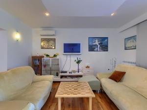 Część wypoczynkowa w obiekcie Apartment Laura by Interhome
