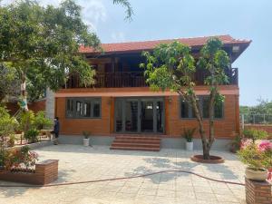 Το κτήριο όπου στεγάζεται  η βίλα