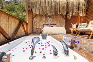 Foto de la galeria de La Boheme Kabak Adults Only a Faralya