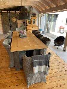 Posezení v ubytování HORTUS apartament z klimatyzacją