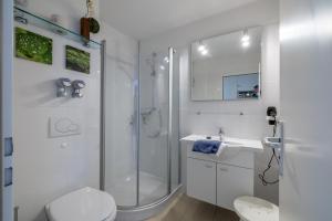 Et badeværelse på Nordland Appartements - Wohnung Römö + 23 billeder