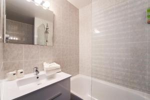 Bagno di Authentic by balladins Dijon / Marsannay-la-Côte