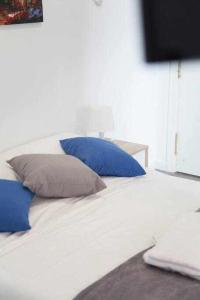 Łóżko lub łóżka w pokoju w obiekcie Comodo y agradable estudio en Madrid centro A6