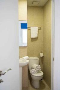 Łazienka w obiekcie Comodo y agradable estudio en Madrid centro A6